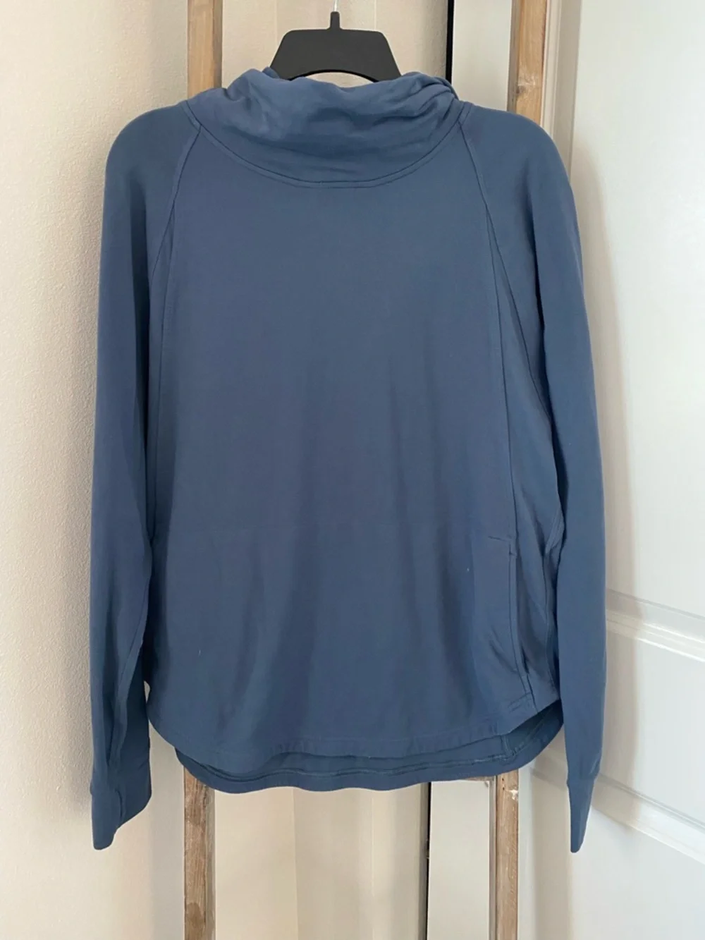 Lululemon - Pick Up The Pace Long
Sleeve - Astro Blue - Picture 9 of 11